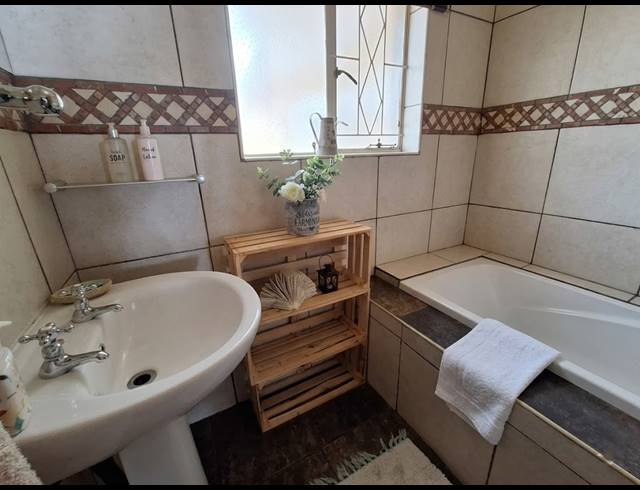 4 BEDROOM HOUSE FOR SALE IN THREE RIVERS